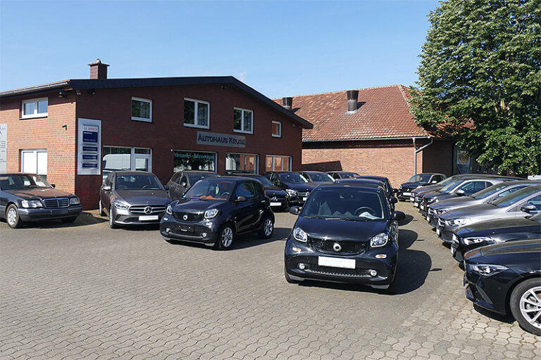 Bild vom Autohaus Kruse mit einigen Fahrzeugen die im Angebot sind.